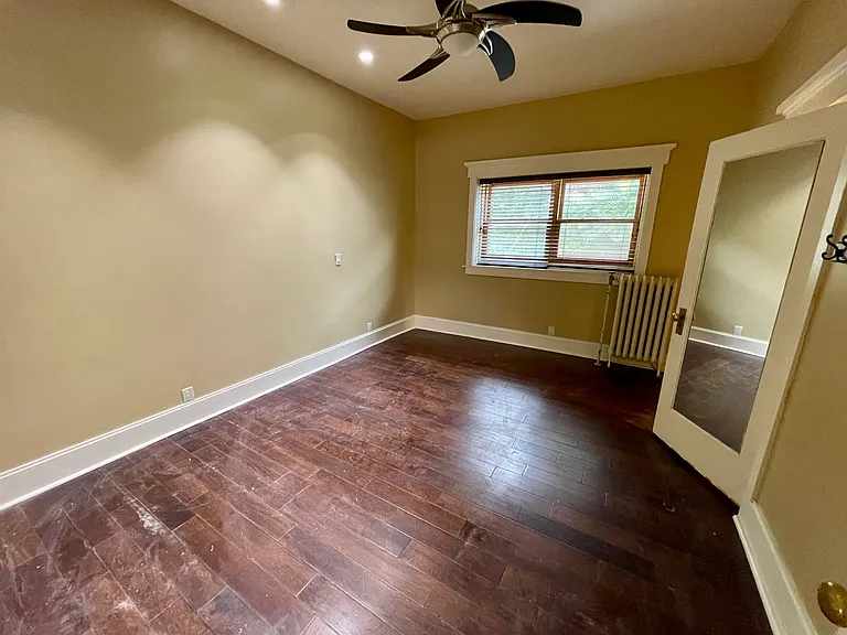502 N 200 W — Photo 17