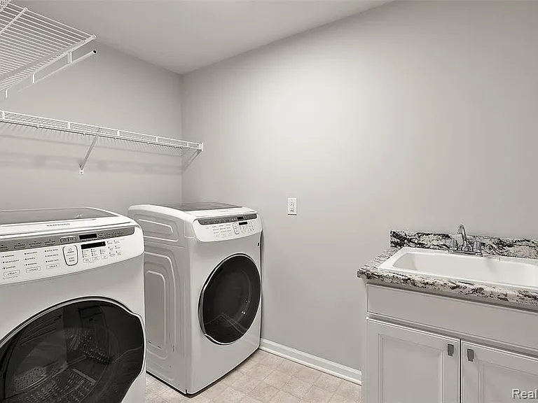 31065 Tremont Ln — Photo 31