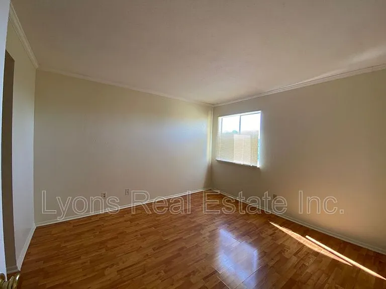 2855 Winkler Ave #124 — Photo 16