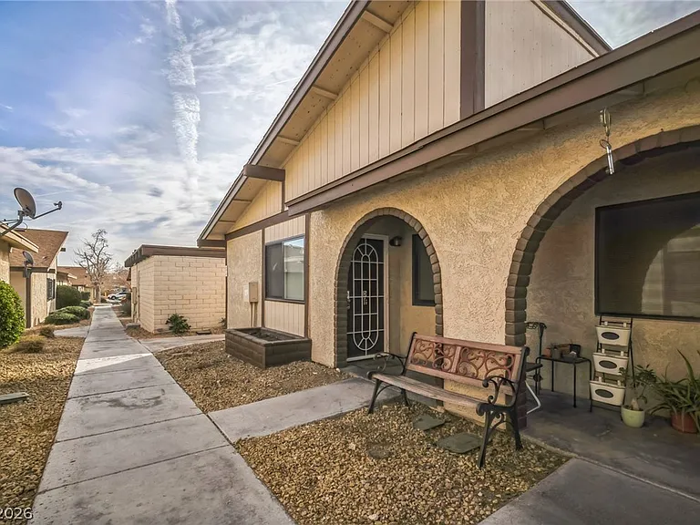 5733 Smoke Ranch Rd #D — Photo 1