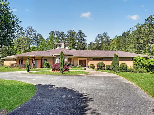 3073 Demooney Rd S, Atlanta, GA 30349