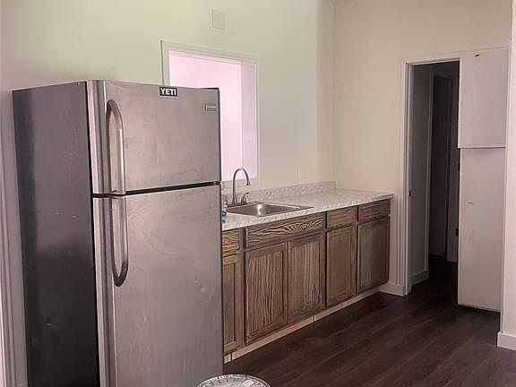 4th image of 308 S 7th St