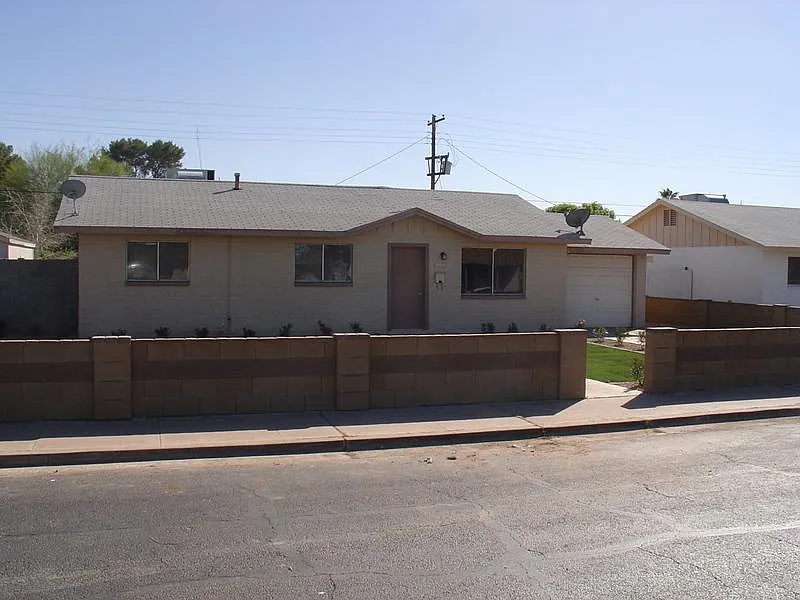 Building Photo - 1717 W 6th Dr