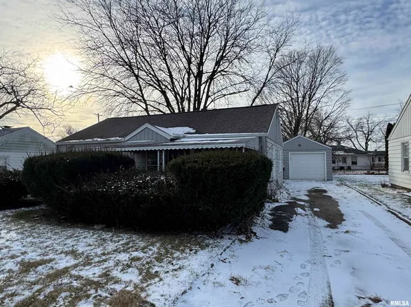 3011 N Mission Rd, Peoria, IL 61604