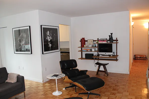 Rented by Anchor Associates | media 7