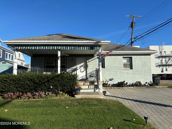 206 Beach Ave