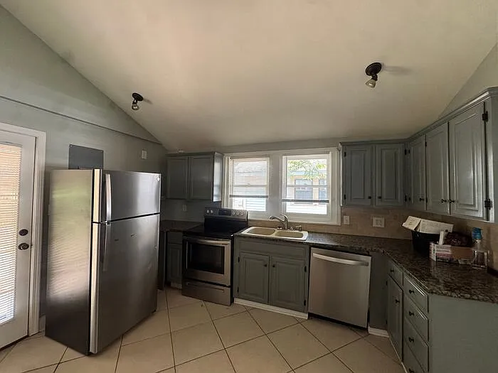 1112 Wellman Ave NE — Photo 7