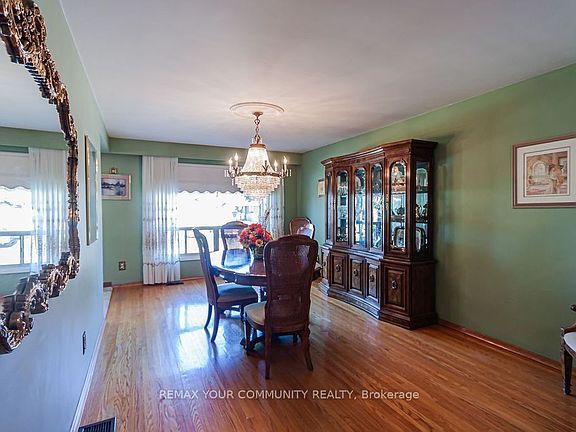4th image of 15 Valencia Cres
