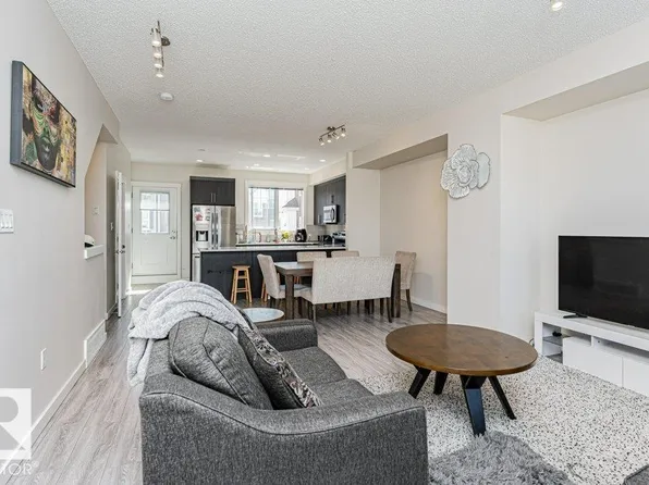 903 Crystallina Nera Way NW #30, Edmonton, AB T5Z 0N6