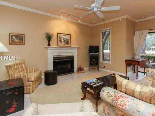 1 Gloucester Rd APT 1302, Hilton Head Island, SC 29928