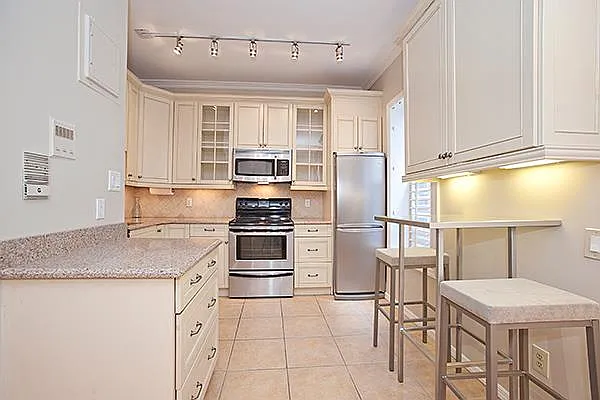 Sold by Platinum Properties | media 12