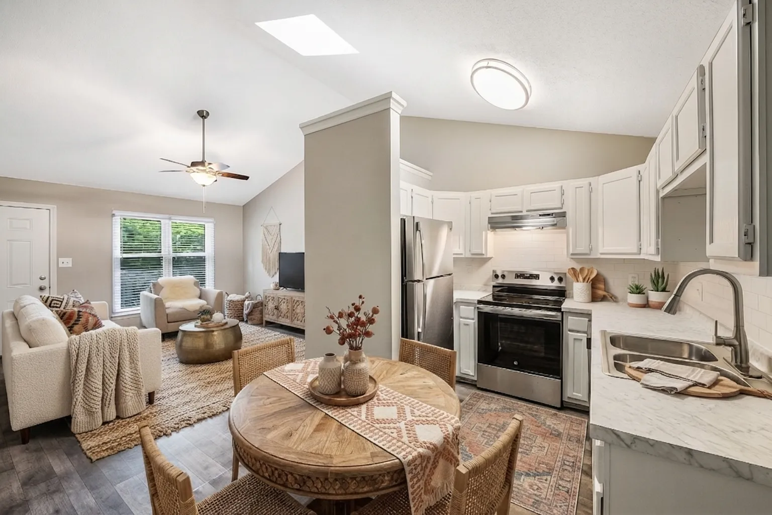 3 bed, 1100 sqft, $1,495 — Photo 3