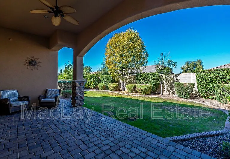 2720 E Jade Pl — Photo 59