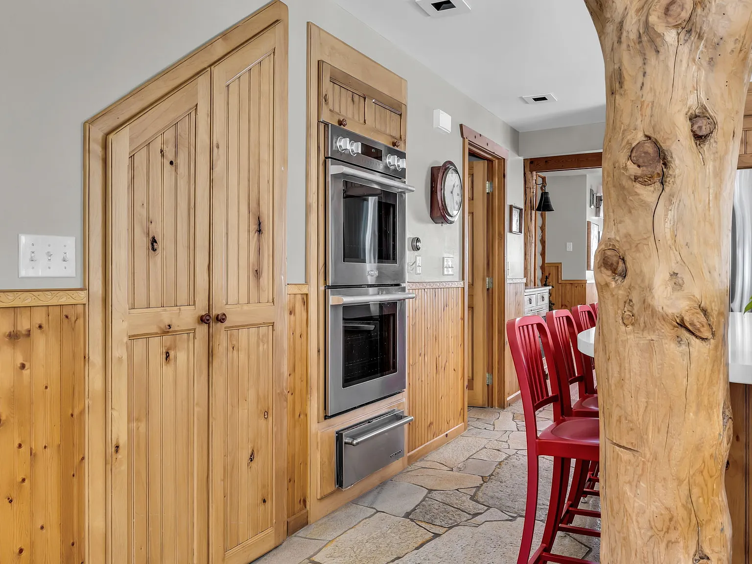 3106 E Silver Fork Rd — Photo 4