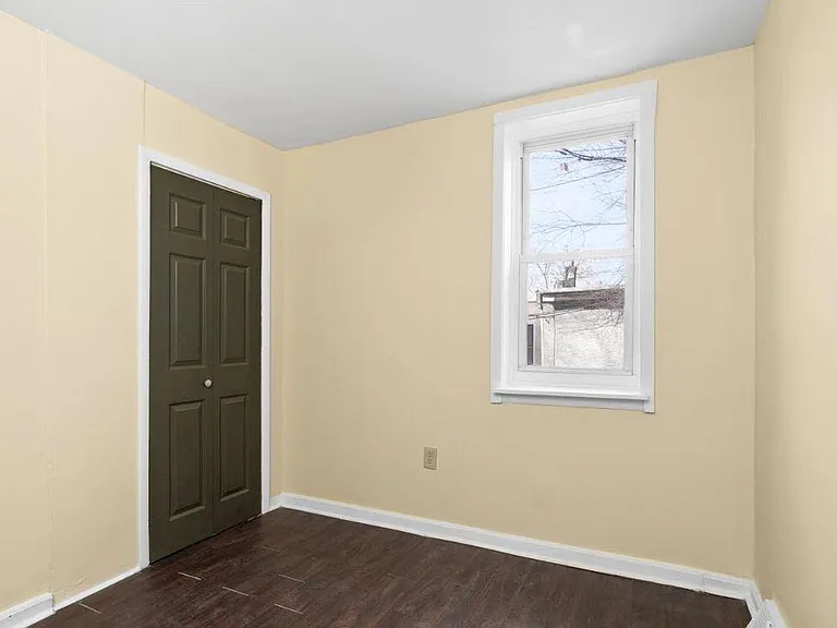 2752 N Darien St — Photo 12