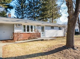 27 Lincoln St, Maynard, MA 01754