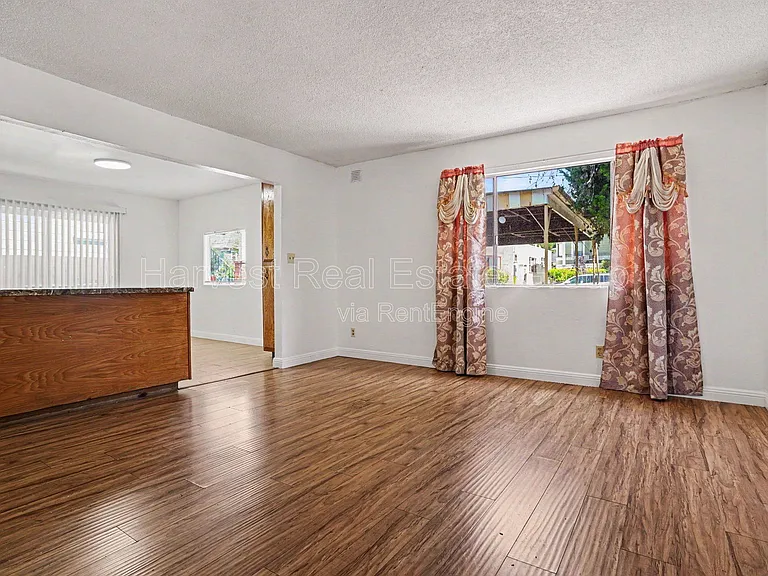 3043 Blossom St #1 — Photo 2