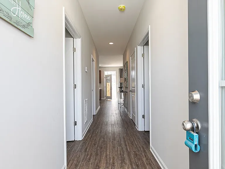 200 Citizens Square Rd — Photo 6