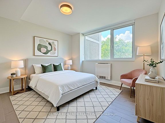 4th image of 11 Walmer Rd #304
