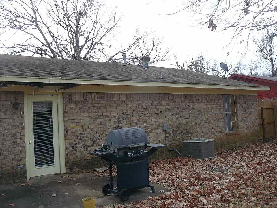 2nd image of 1207 Fuller Dr