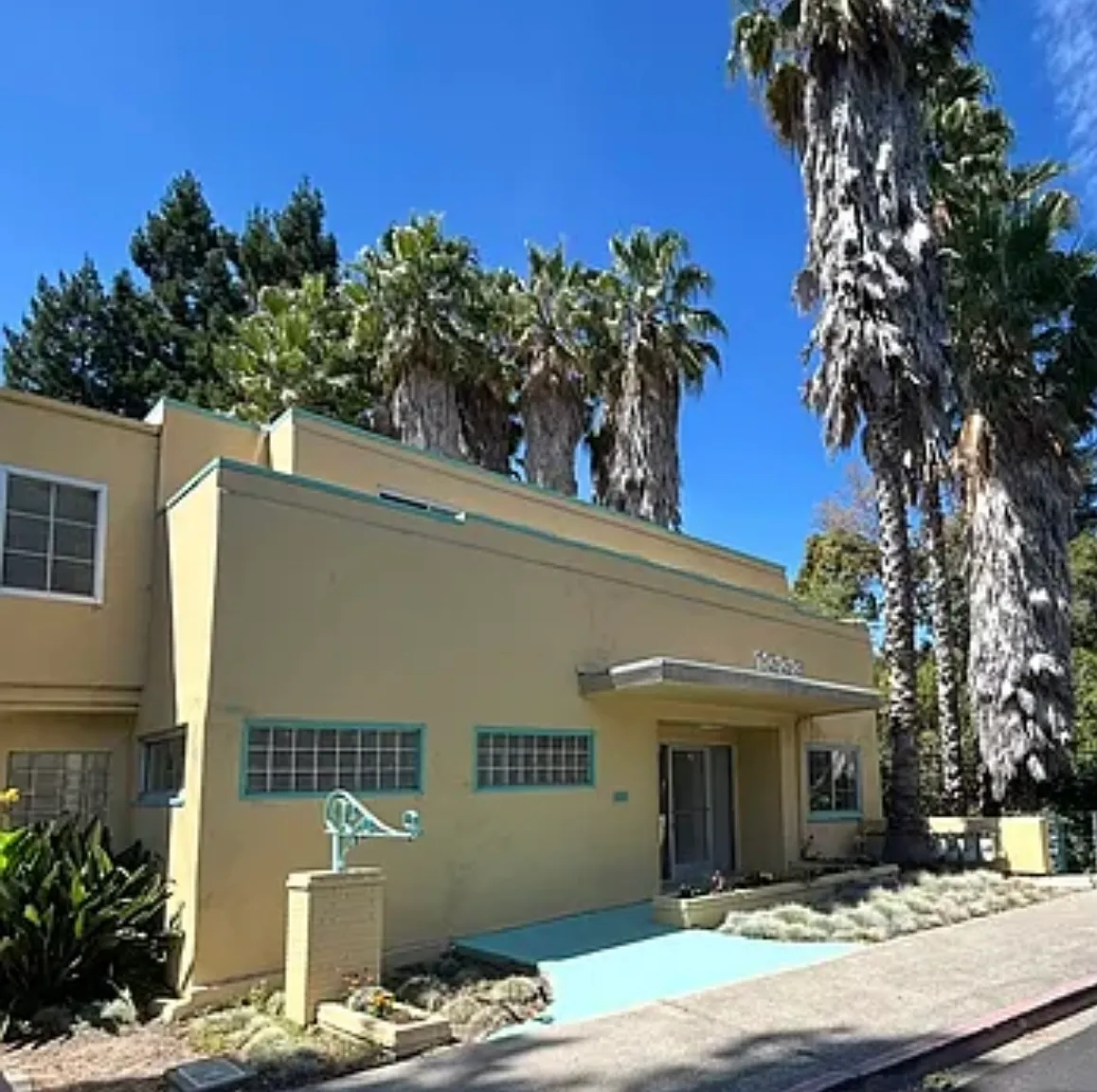 2 bed, $2,550 — Photo 1