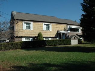 15 Iris Ln, Randolph, NJ 07869