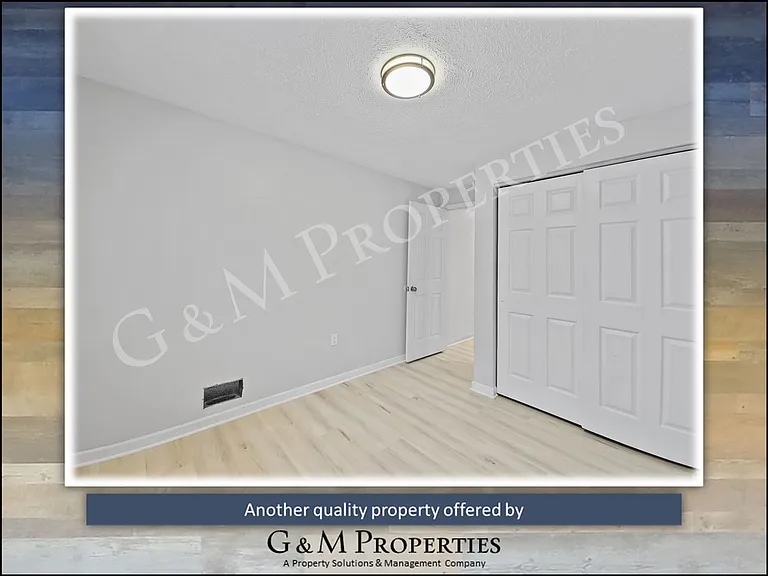 44 Chester Ave — Photo 32