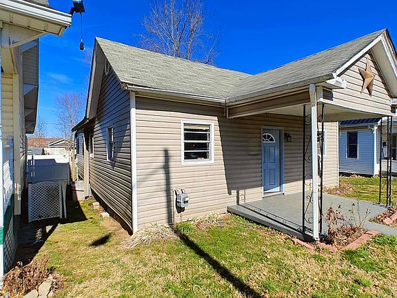 3rd image of 2782 Latulle Ave