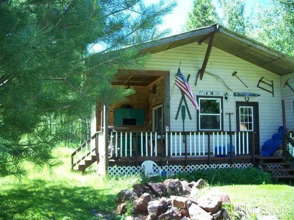8275 4th St, Ramsay, MI 49959