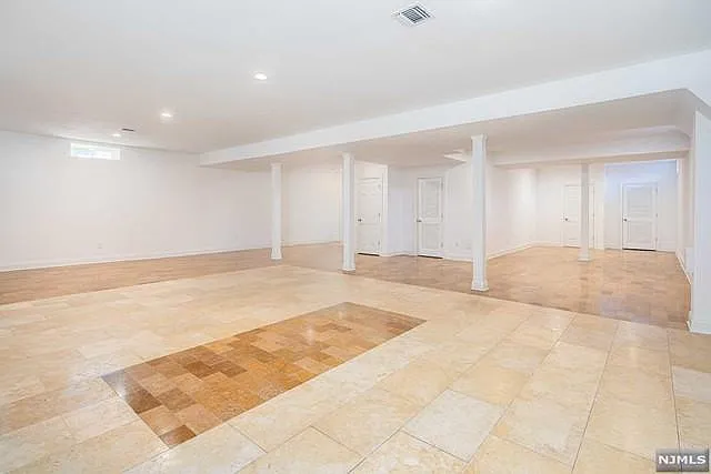 223 Hillcrest Dr — Photo 8