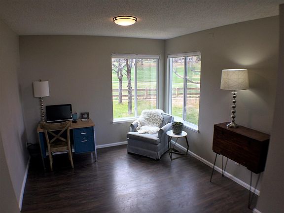 Second living room (or dining room)