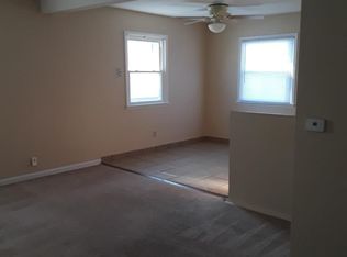 1020 11th St, Silvis, IL 61282