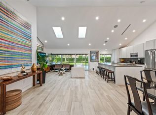 743 Reef Point Cir, Naples, FL 34108