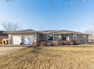713 Colonial Pl, Salina, KS 67401