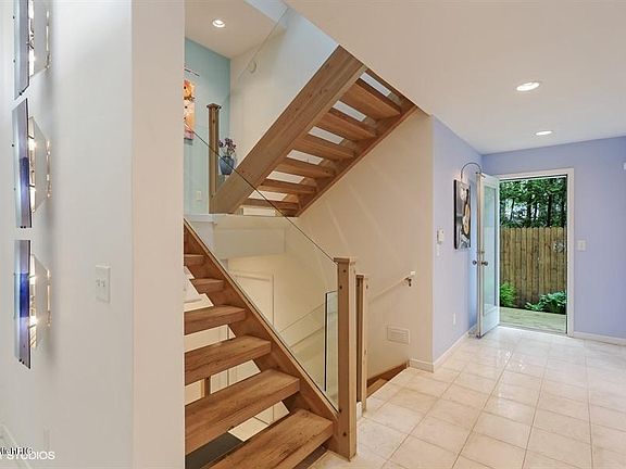 4th image of 7259 Miami Ave