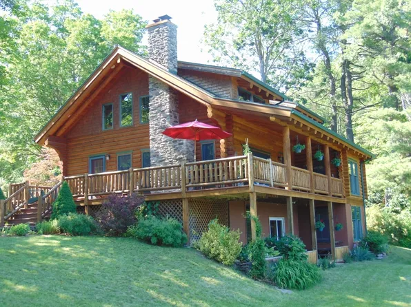 8112 E Bluff Dr, Penn Yan, NY 14527