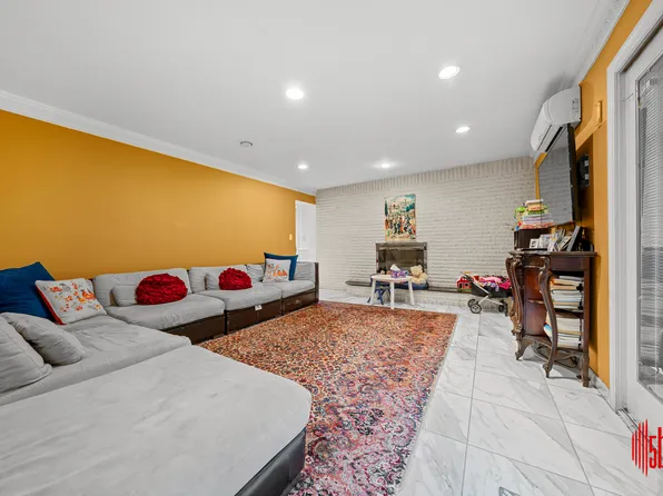 2346 Bergen Avenue image 13 of 29