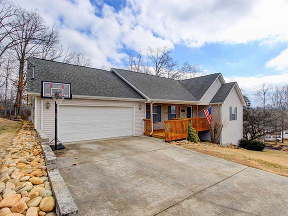 3rd image of 1420 S Courtney Oak Ln