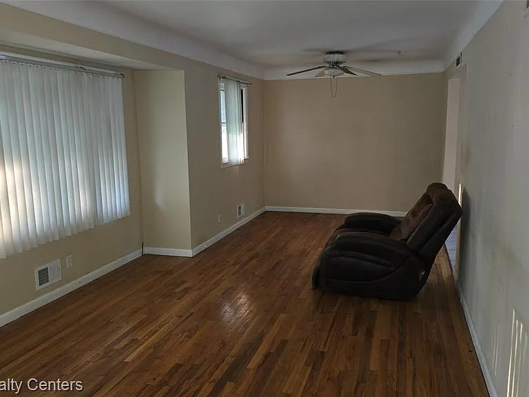 18270 Foch St — Photo 14