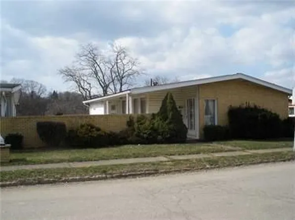 822 Holland St, Vandergrift, PA 15690