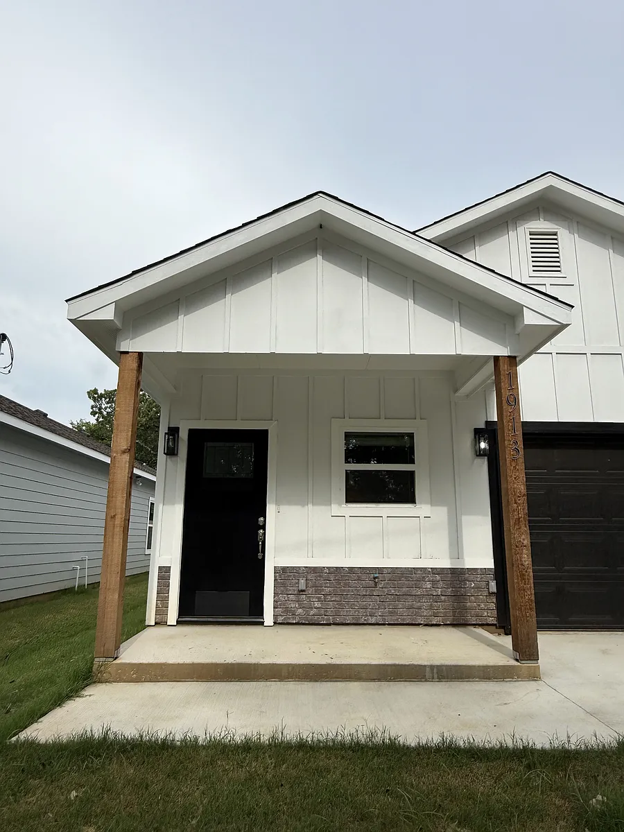 Building Photo - 1921 Avenue A