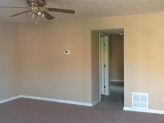 4th image of 225 McDaniel Dr #2