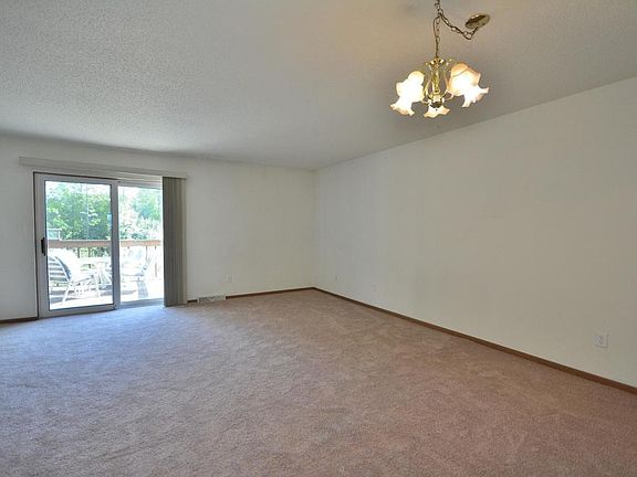 5th image of W163N11476 Windsor Ct