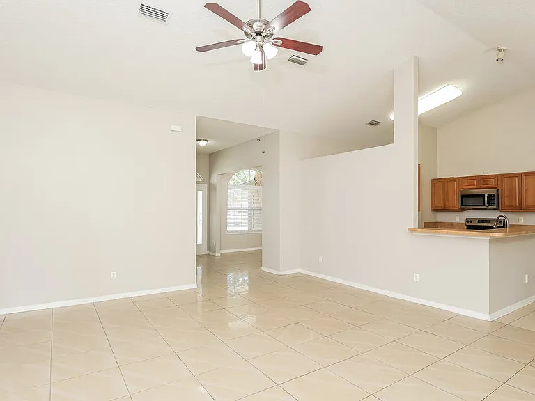 3209 Silverado Cir — Photo 4