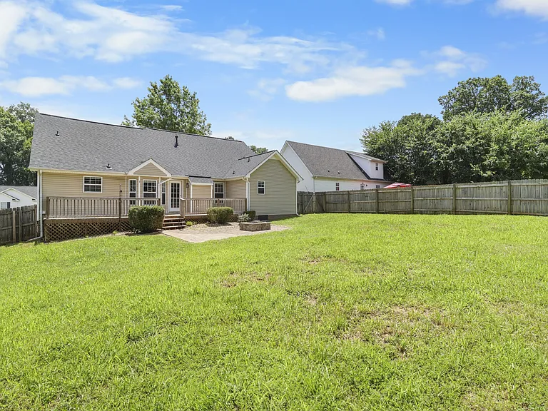 1644 Cedar Springs Cir — Photo 26