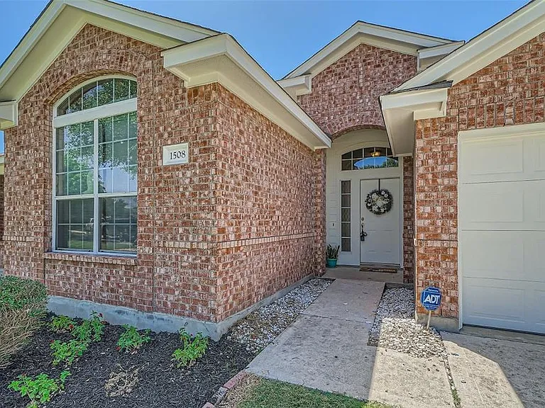 1508 Augusta Bend Dr — Photo 3