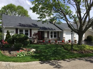 645 Sanders Ct, Gurnee, IL 60031