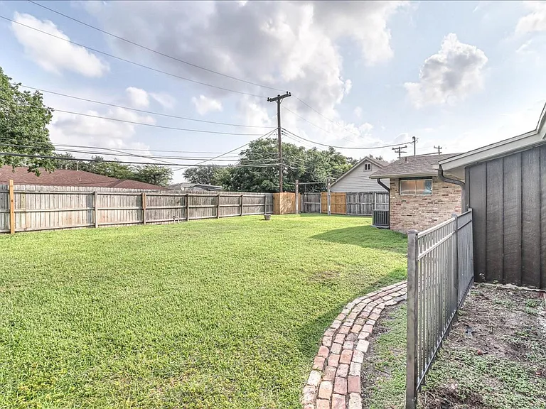 1022 Herndon St — Photo 43