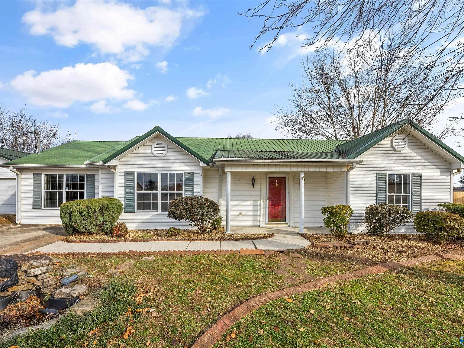 3 bed, 2.0 bath, 1610 sqft, $1,650 — Photo 1