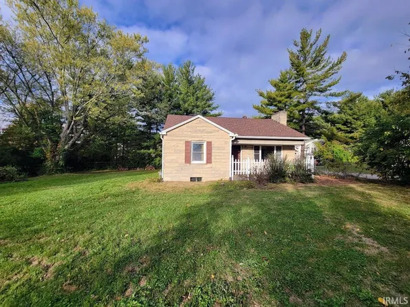 1430 S Curry Pike, Bloomington, IN 47403